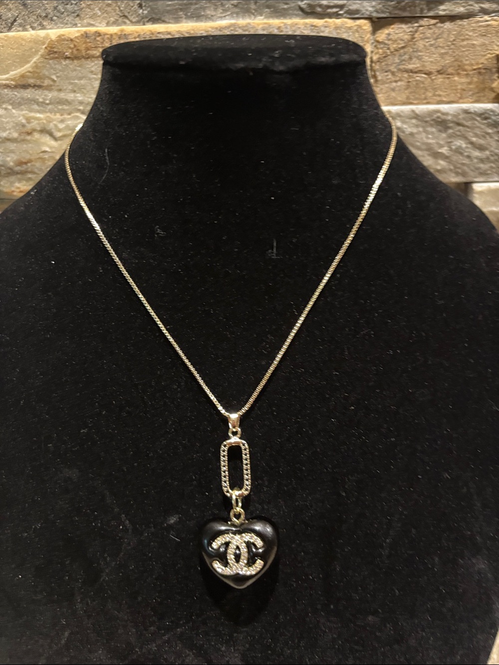 Luxury Black Heart Pendant Necklace with Gold-Tone Logo